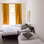 Spacious E1 In Centre Of Homestay *