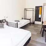 Spacious E1 In Centre Of Homestay *