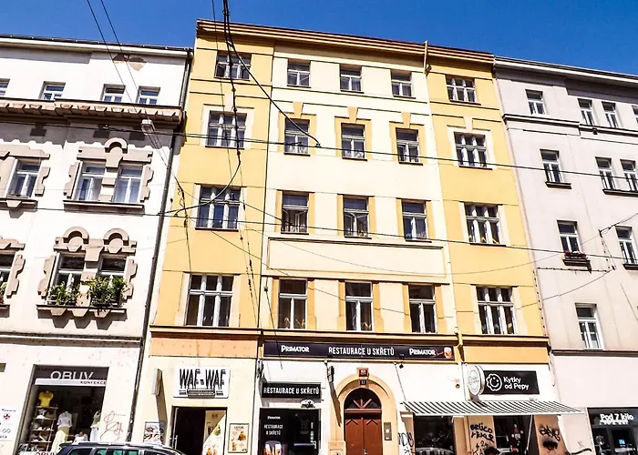 Spacious E1 In Centre Of Privatunterkunft