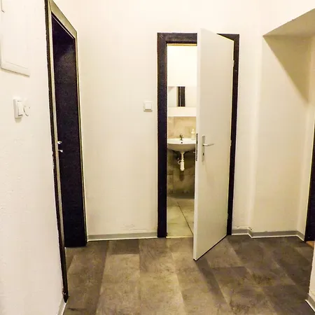 Spacious E1 *